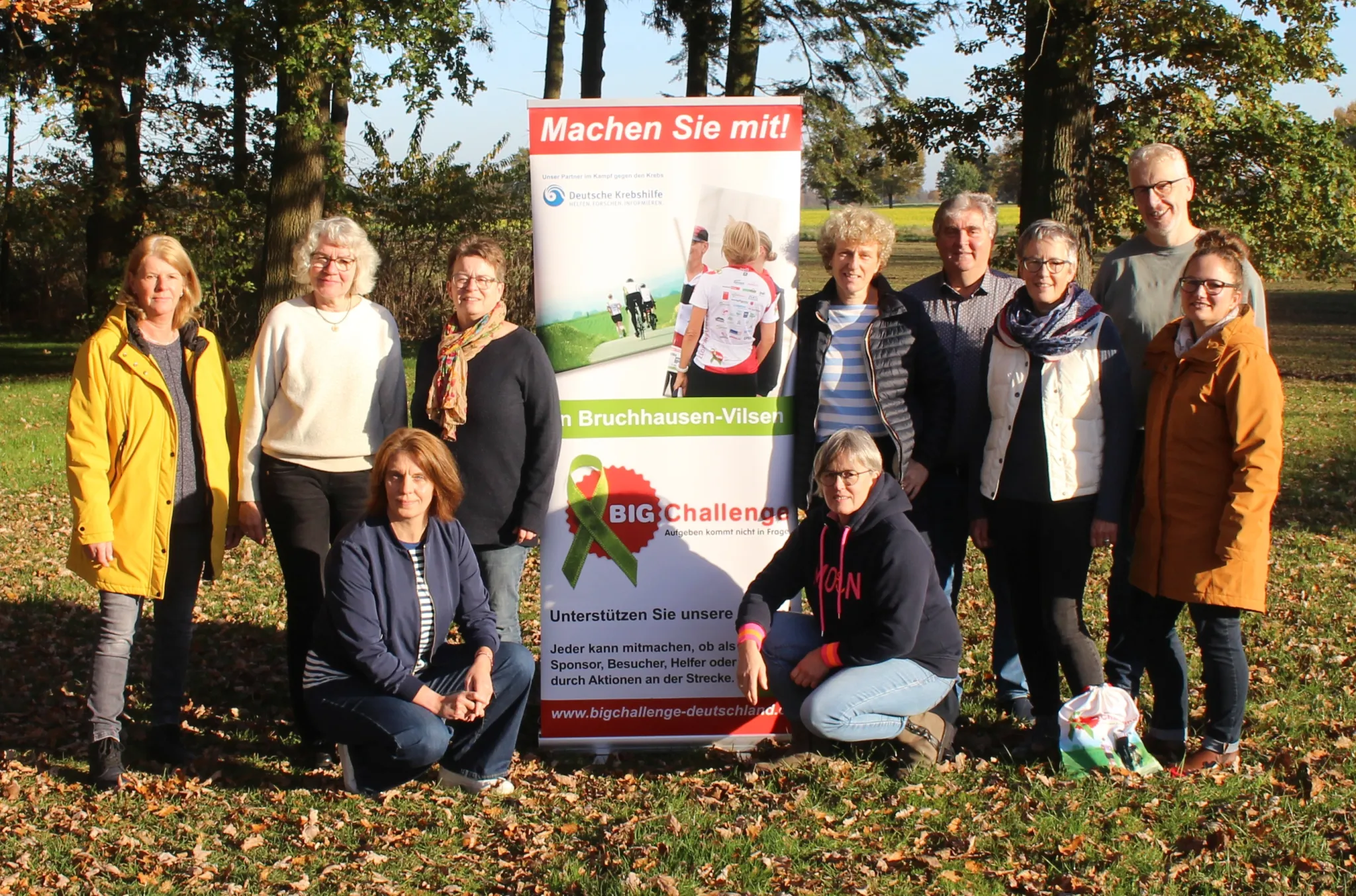 Von links stehend: Iris, Christel, Heide, Imke, Jürgen, Petra, Jörg, Ursel; hockend Nicole und Dörte
© Big Challenge / Petra Zöller